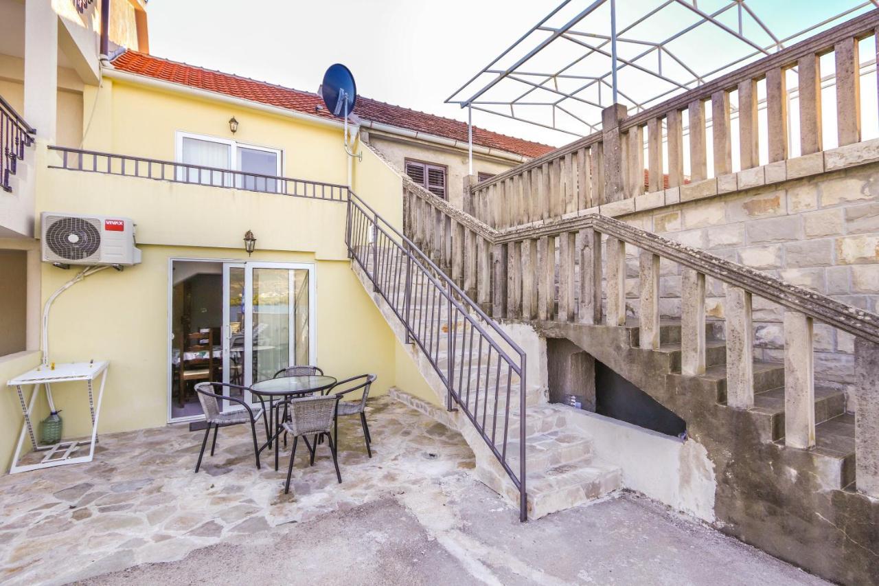 Apartments Bella Di Boka Тиват Екстериор снимка